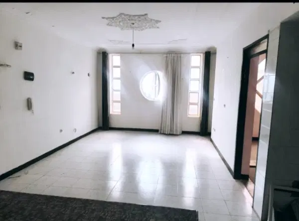 آپارتمان تجاری  نبش هجرت ۲ ۸۰ متر