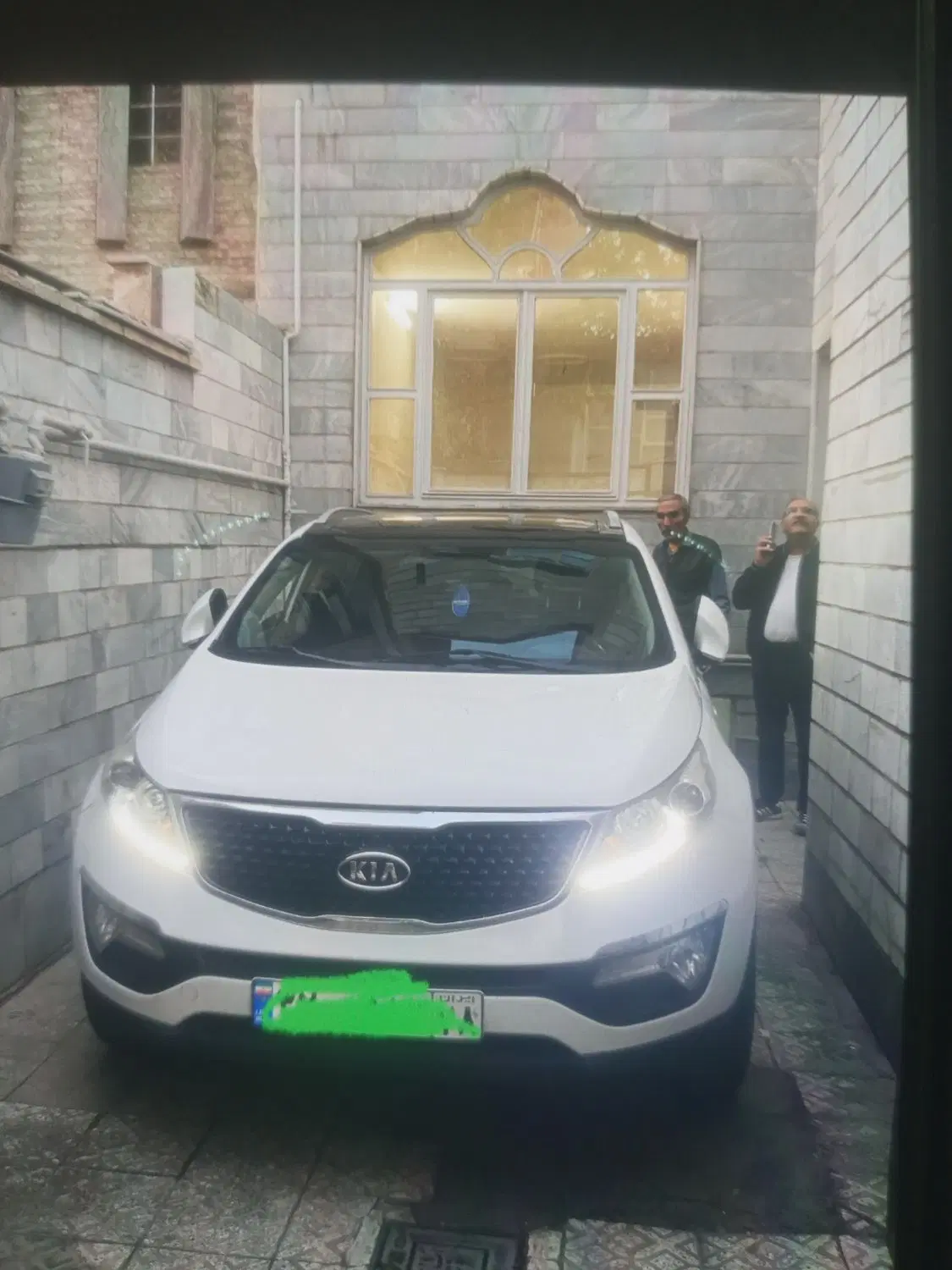 سه طبقه تک واحدی و یک مِغازه