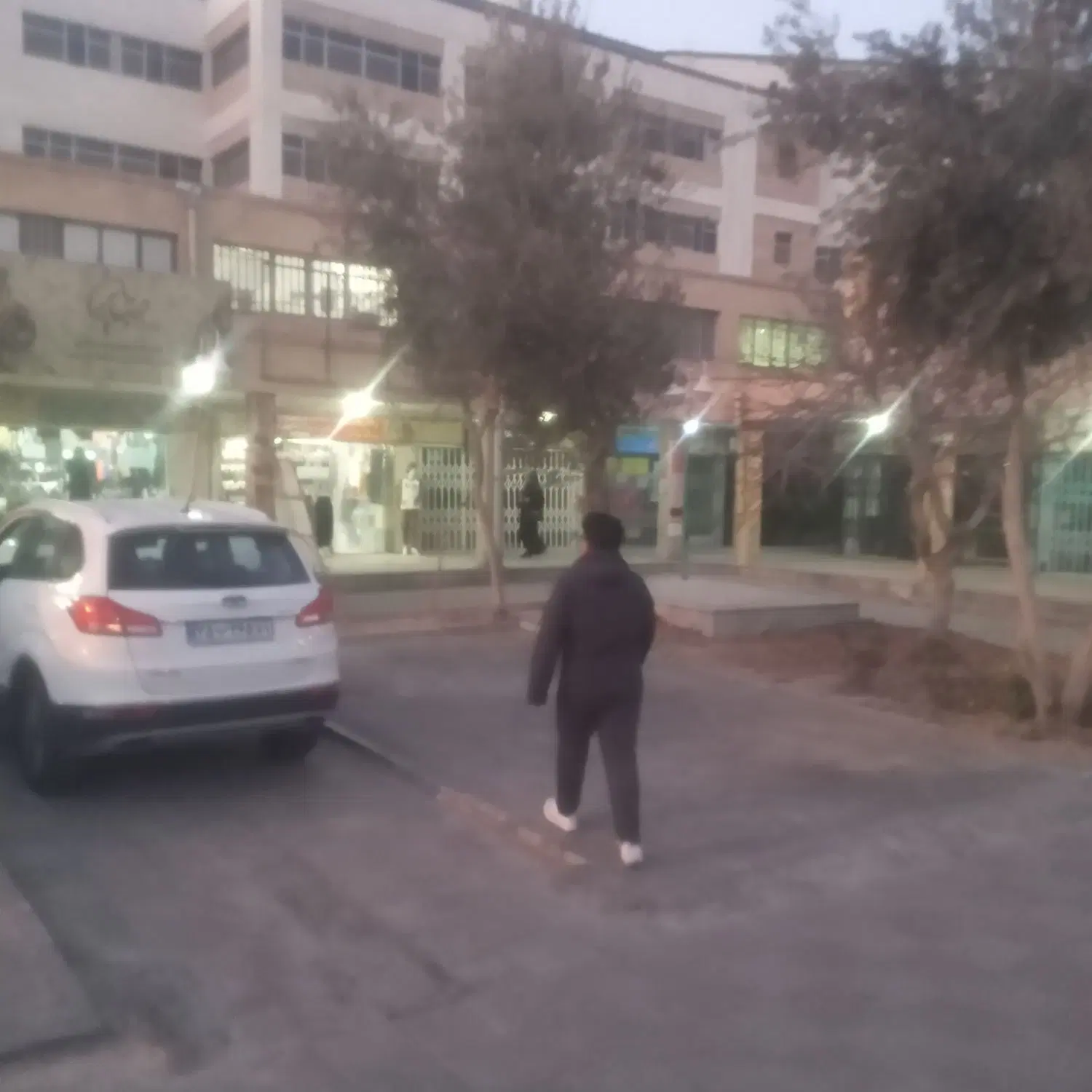 اجاره‌‌دفتروانباروغیره‌مجتمع‌‌تجاری‌اسکان
