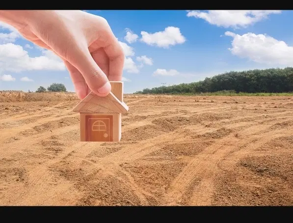 یک قطعه زمین پاونار