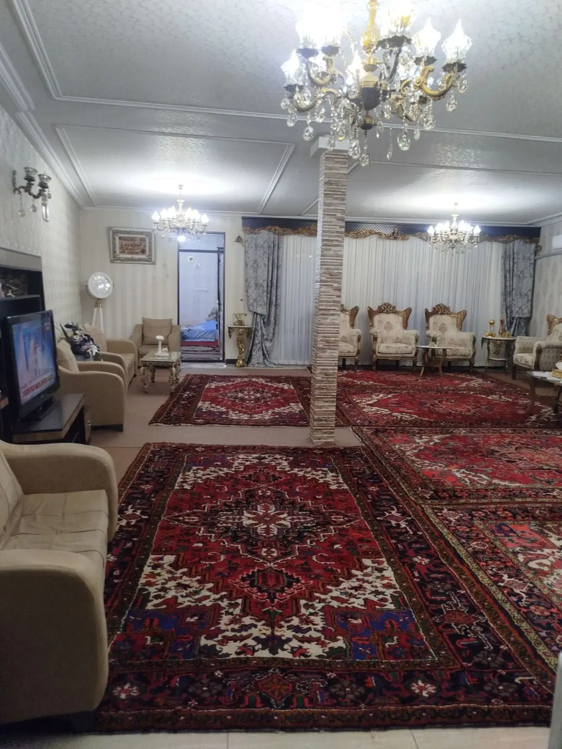حیاط191متر‌ساختمان‌سنگی