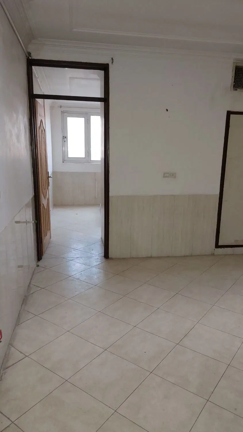 طبقه بالای مغازه