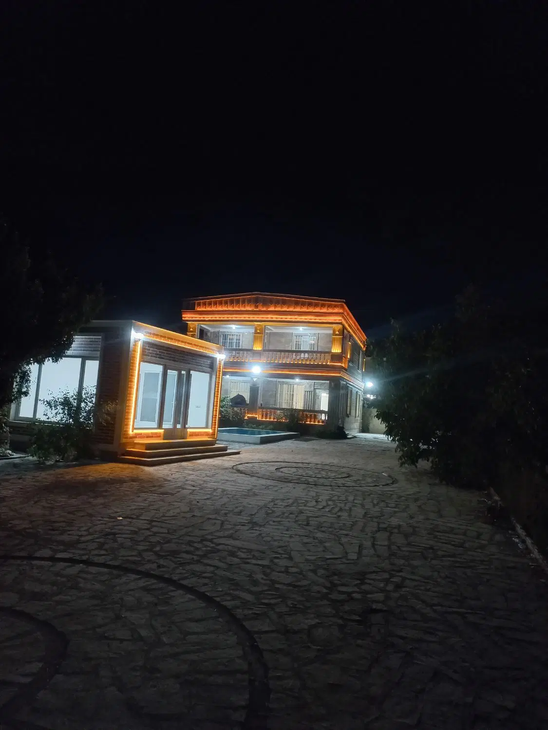 باغ ویلا  لوکس