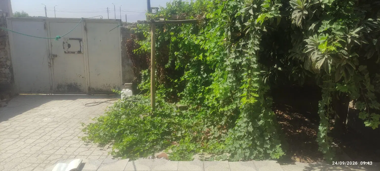 ملک با موقعیت عالی