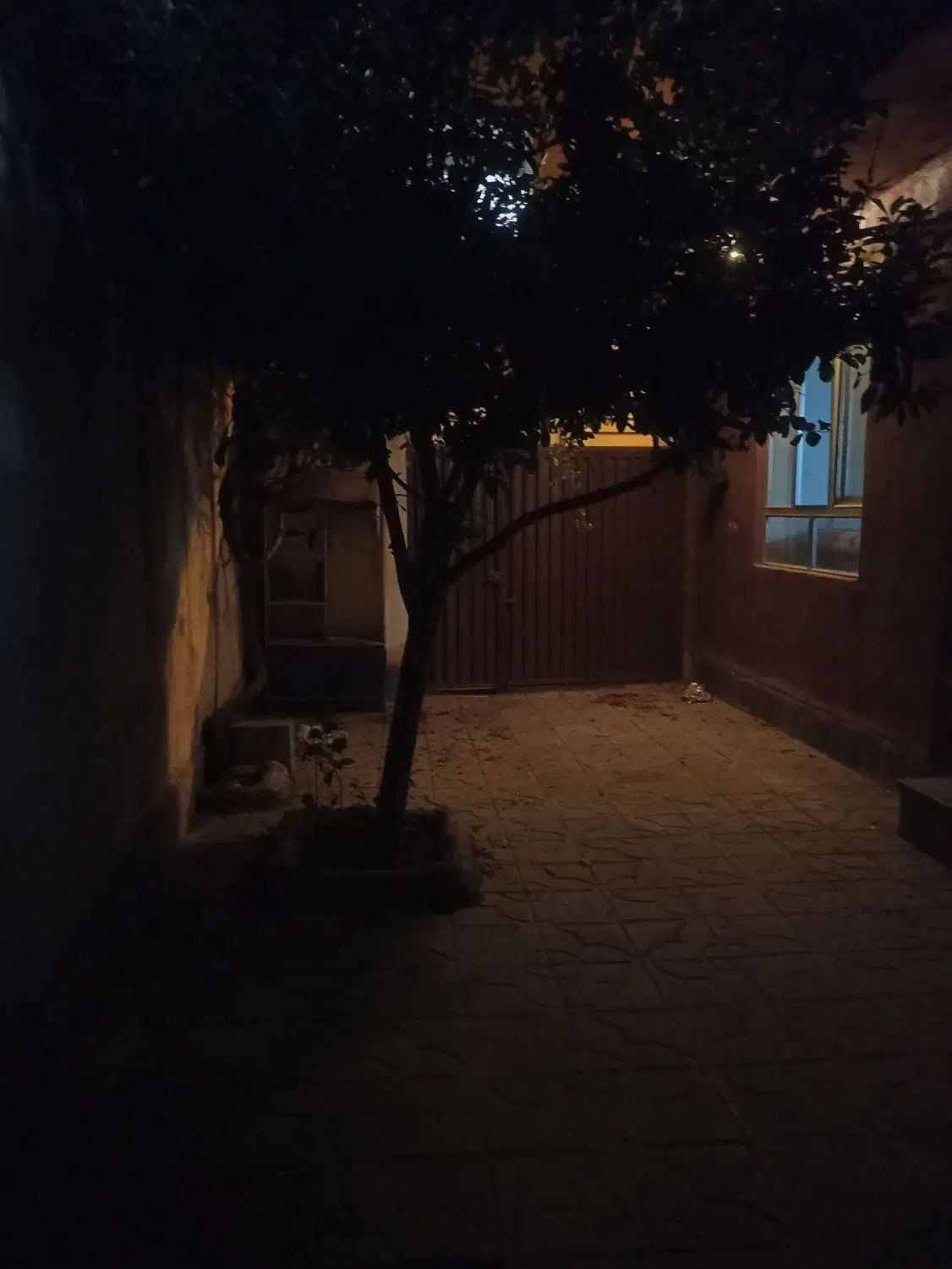 اجاره واحد مستقل جهت انباری و کارگاه خیاطی و..