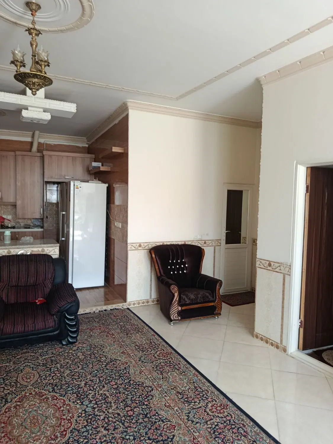 ملک همکف شمالی درب به حیاط کامل