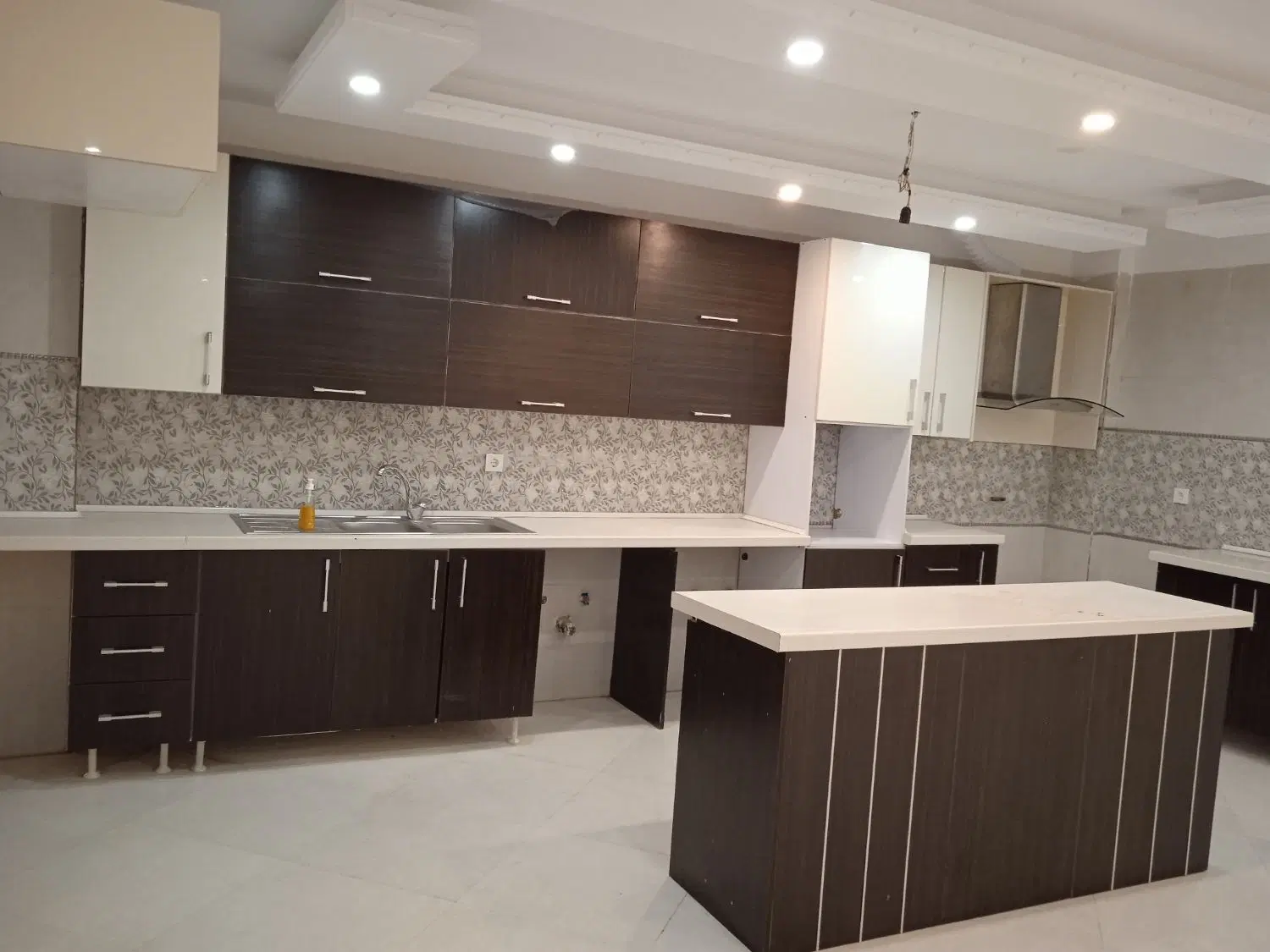 آپارتمان گرمدره جنوبی ساخت ۱۴۰۲ خوش‌نقشه