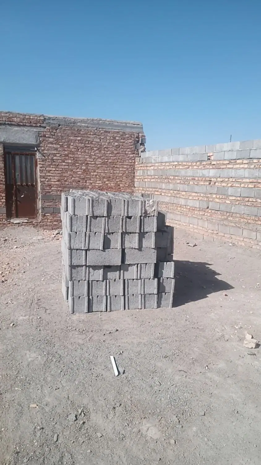 زمین کالیکه ۳۰۰متر