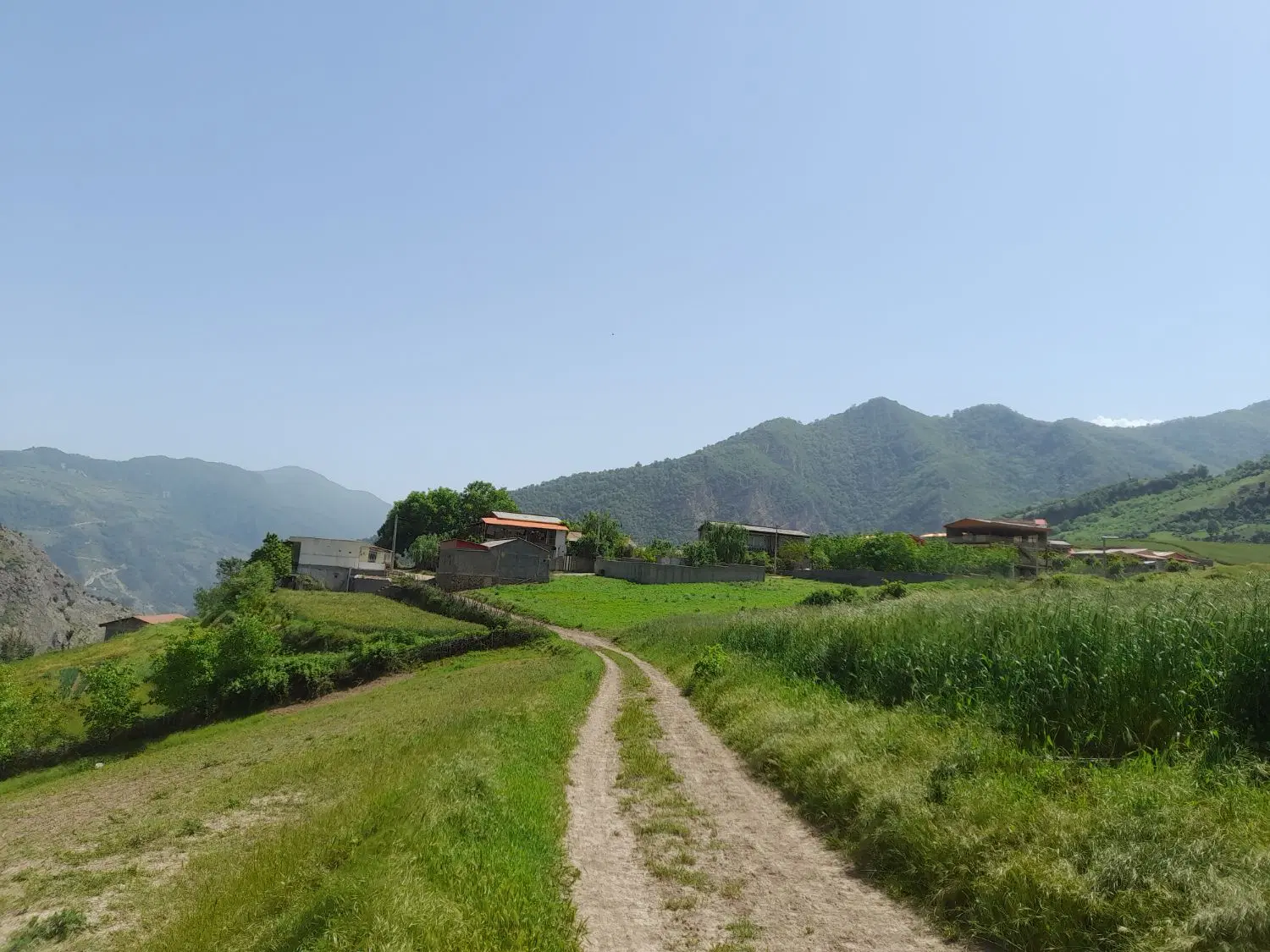 فروش زمین مسکونی واقع درروستای توریستی شیرین اباد