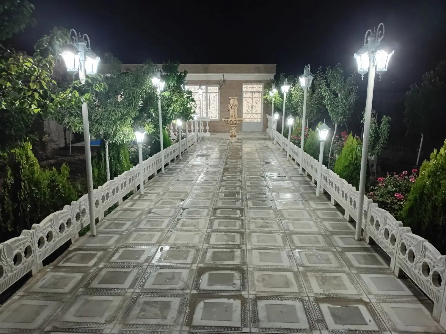 باغ‌ ویلا‌ چهارباغ ۵۰۰ متر