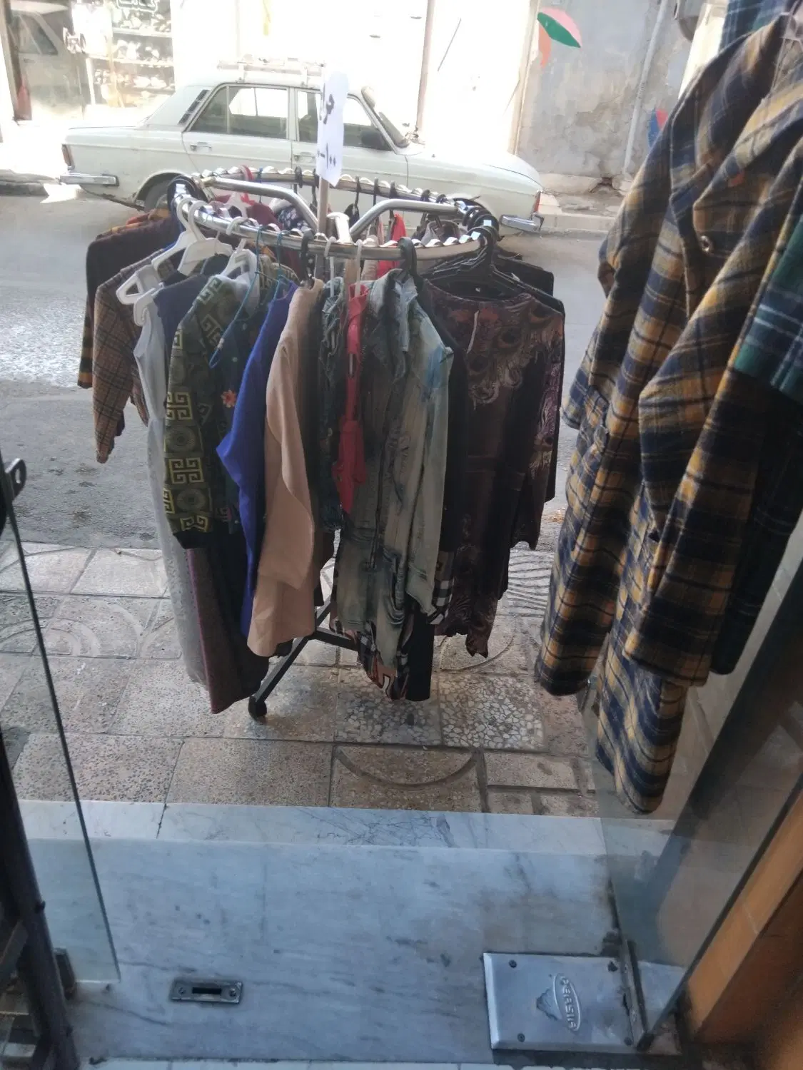 مغازه فوری 18 متری