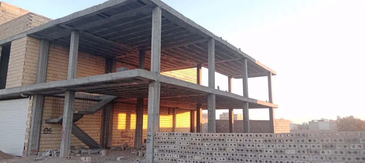 زمین مسکونی سفت کاری