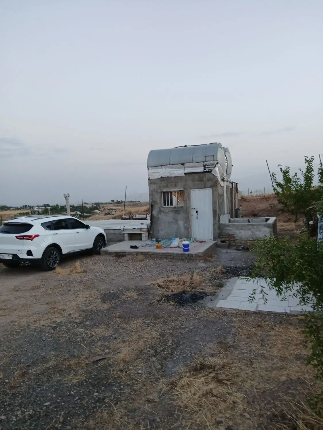 زمین باغ