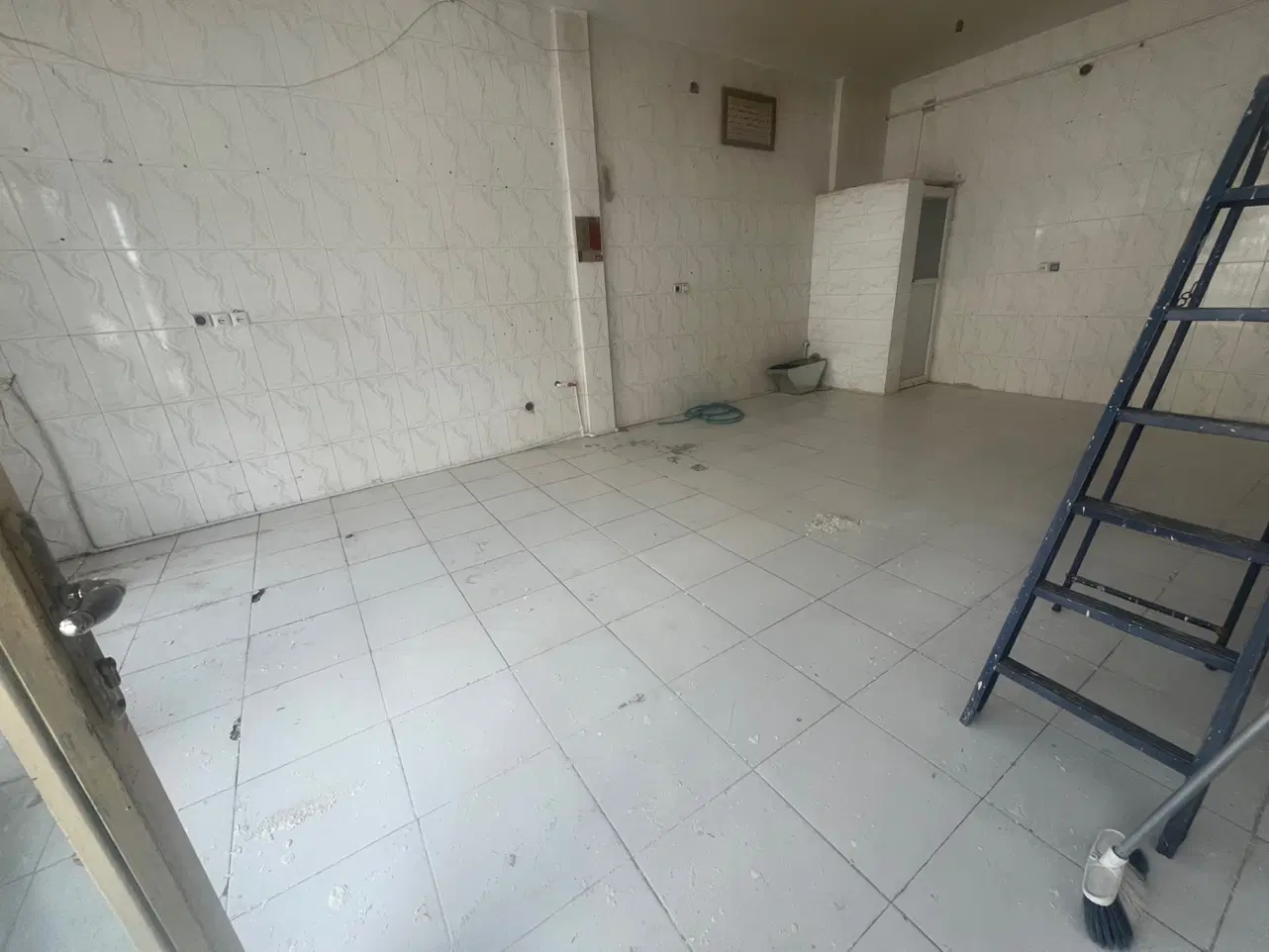 مغازه ۴۰ متری کسری زیباشهر