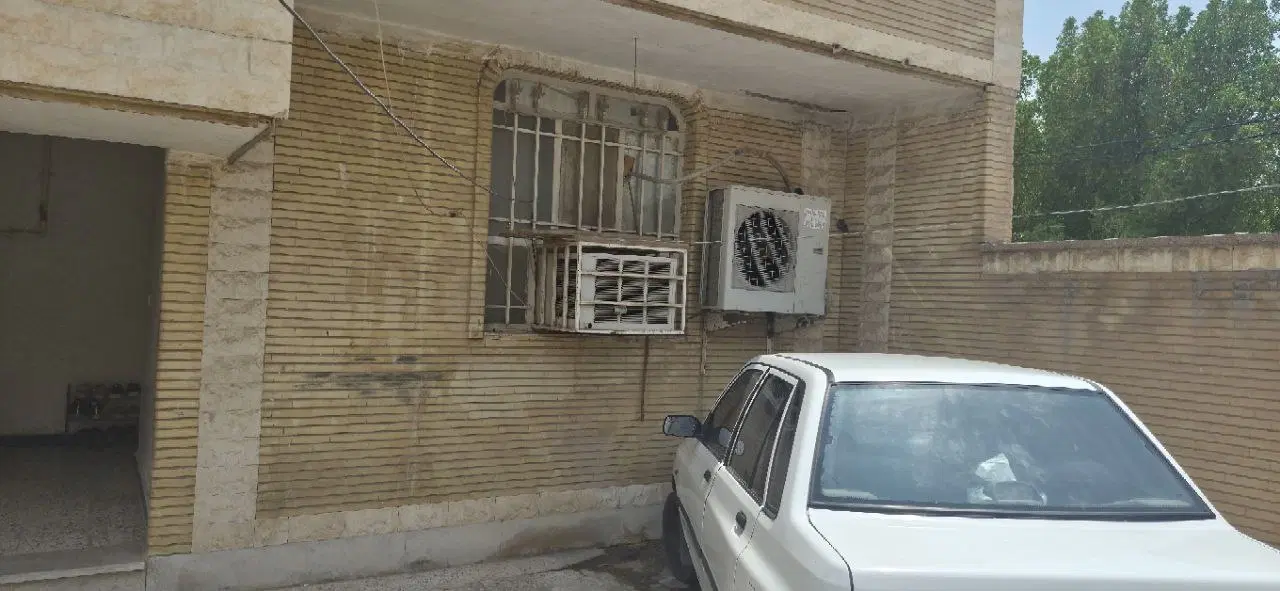 چهار واحده همکف دو نبش آغاجاری