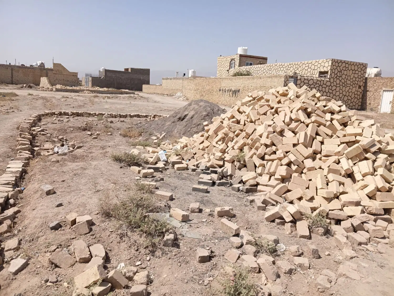زمین۱۰۵ متری کوچه حسین پور معاوضه با خودرو وطلا