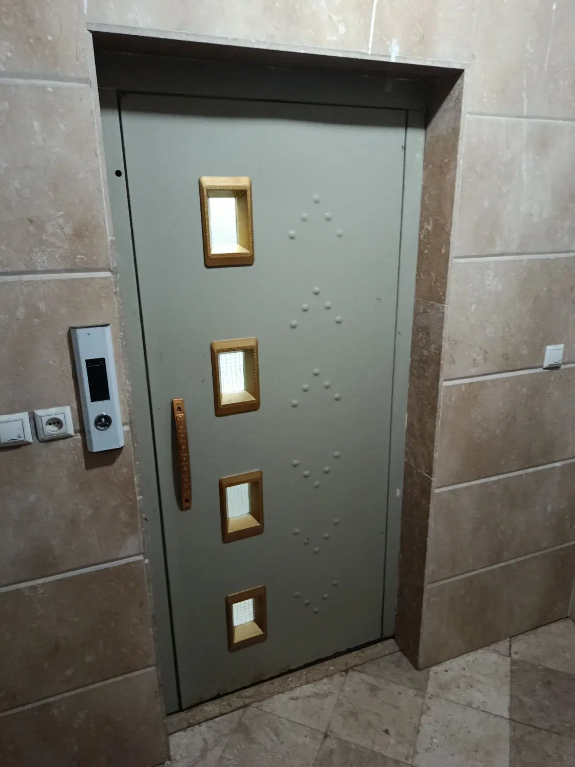 فروش آپارتمان بلوار منفرد