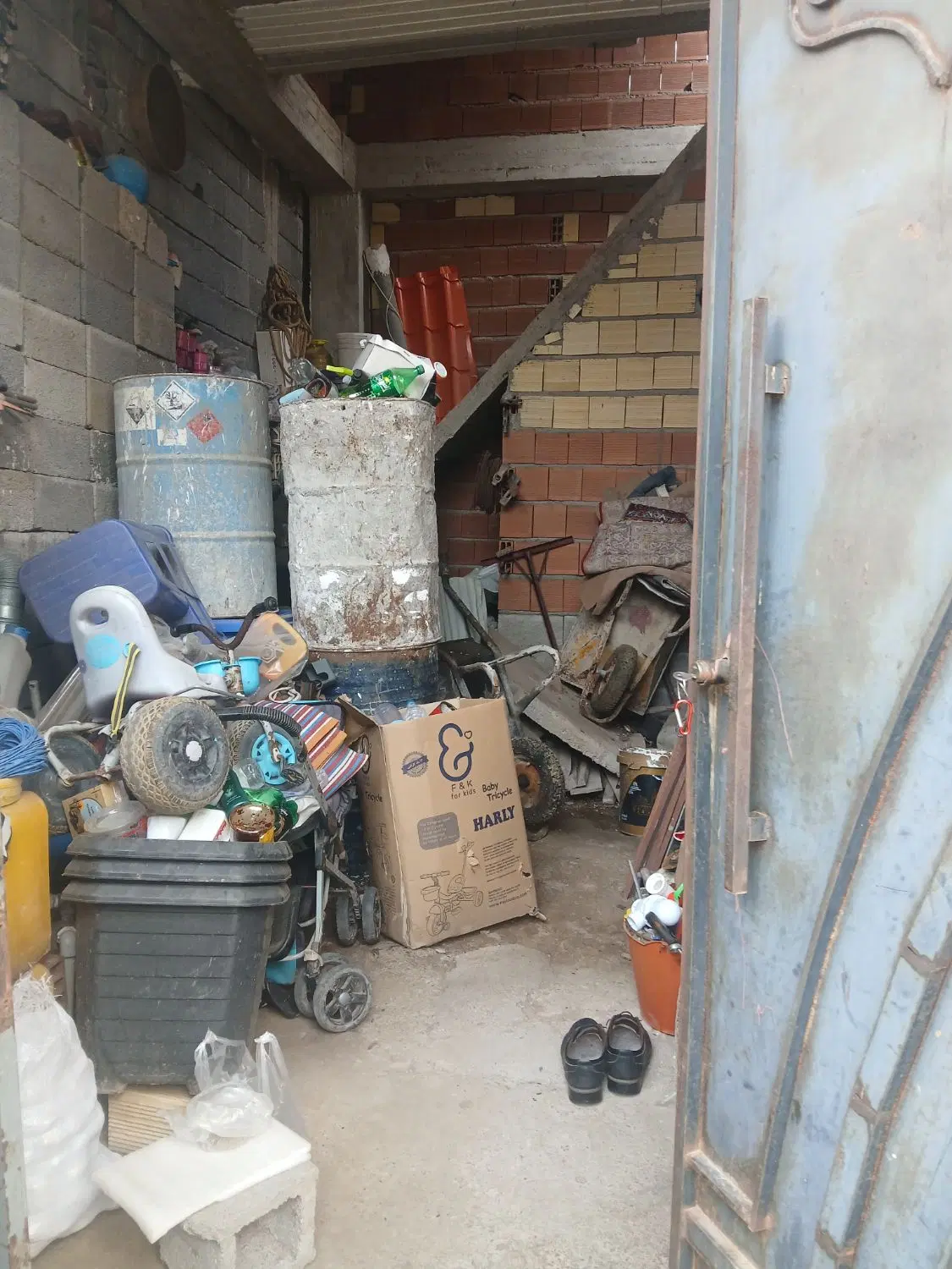 خانه با بام تهرانی