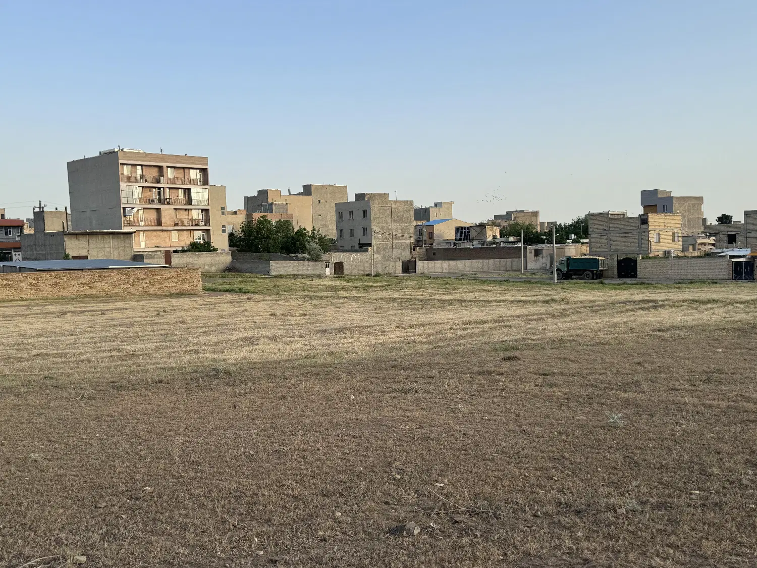 زمین مسکونی