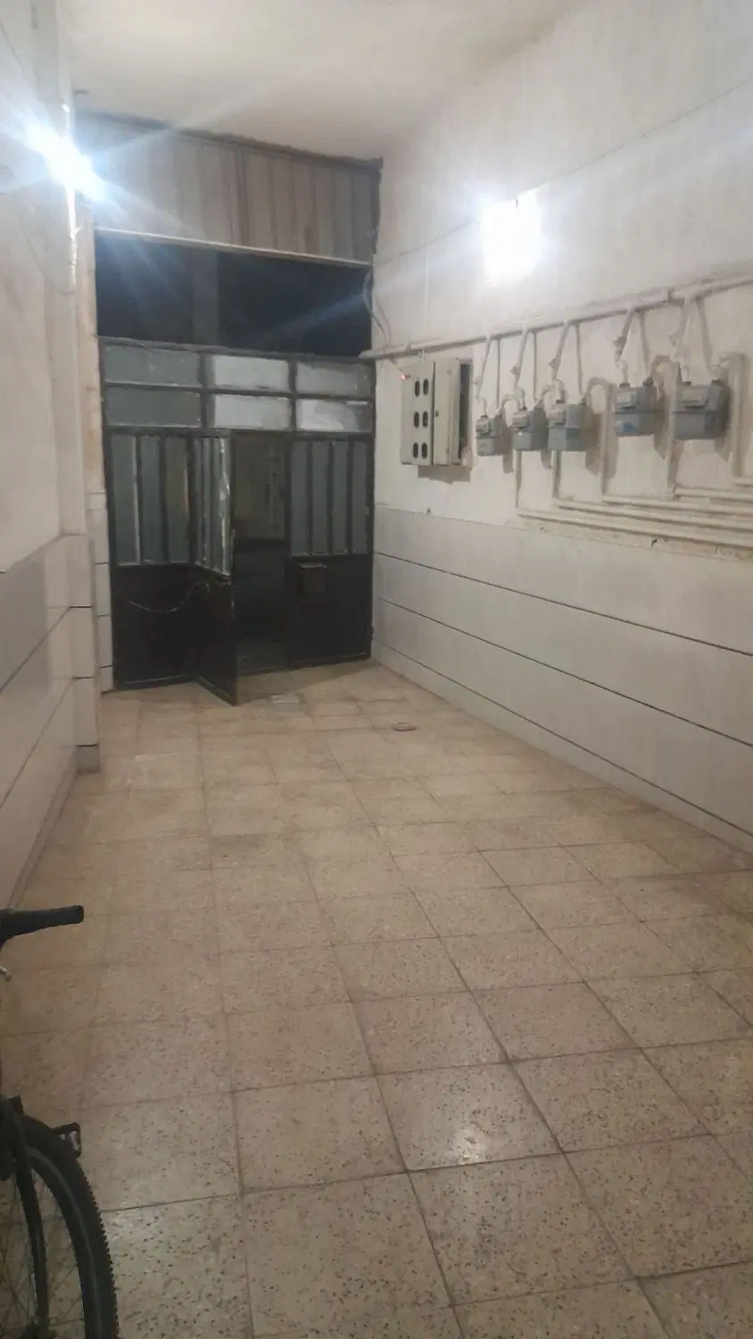 واحد ۶۷ متری قولنامه ای همکف حجت اباد
