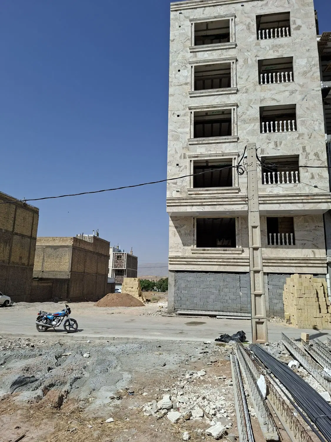 فروش واحد ۲ خواب با پارکینگ و اسانسور