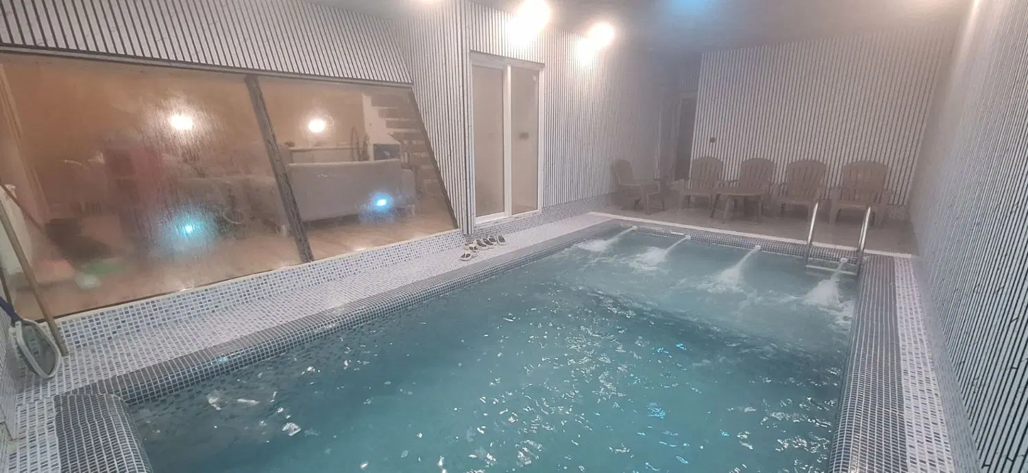 اجاره شبانه کلبه استخر دار جنگلی