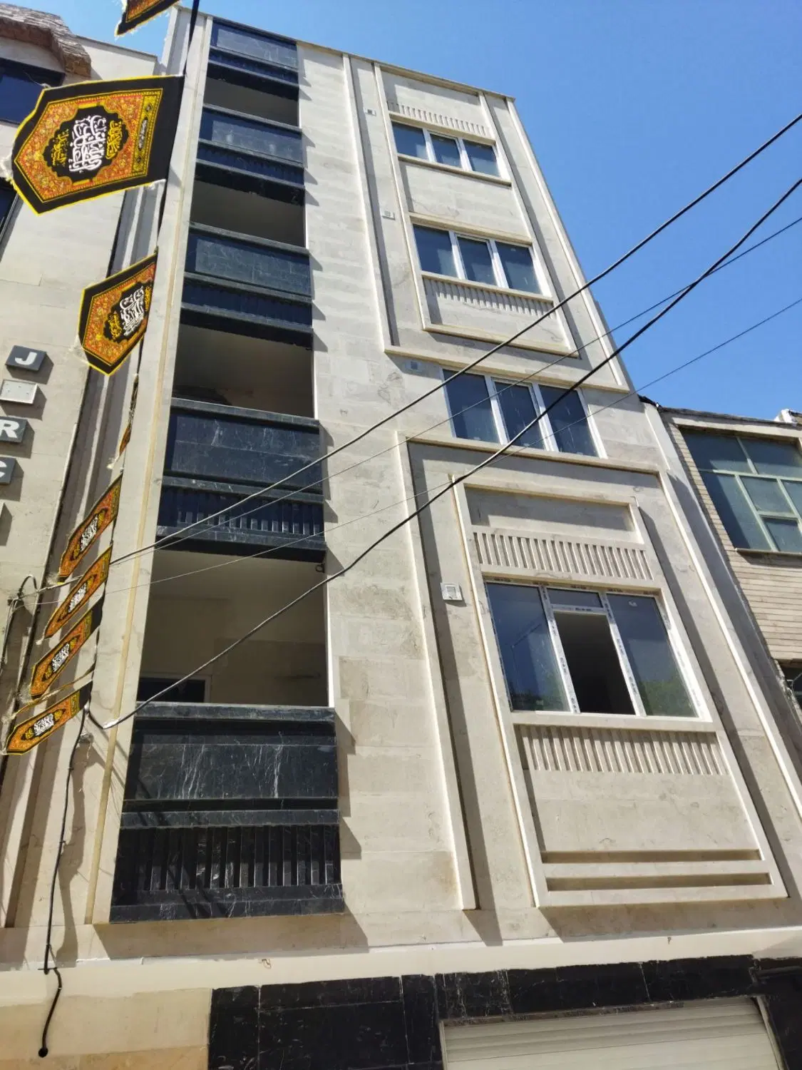 95 متر آپارتمان_ پارکینگ اختصاصی