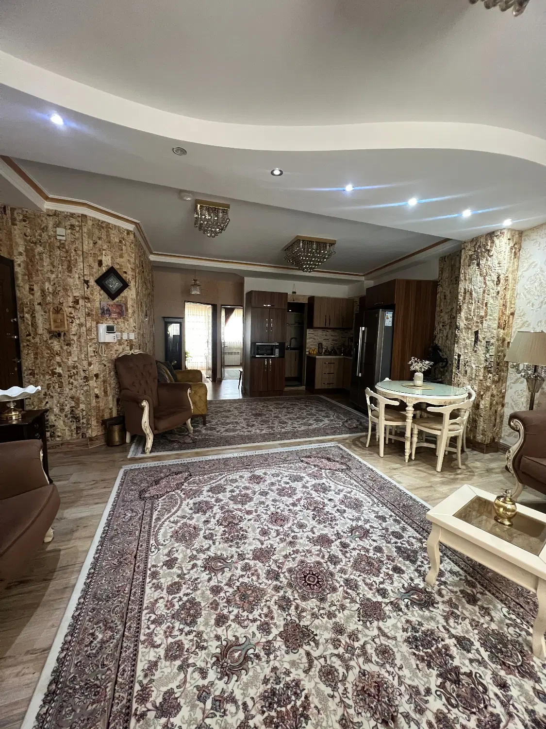 اپارتمان ۹۲ متری پاسداران ۱۲ (فروش فوری)