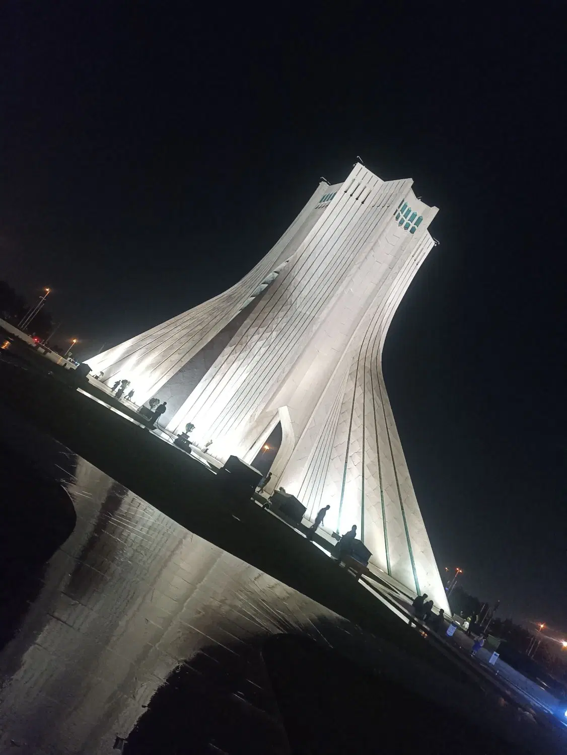منزل ویلایی انقلاب 13کنار شهرداری سراوان