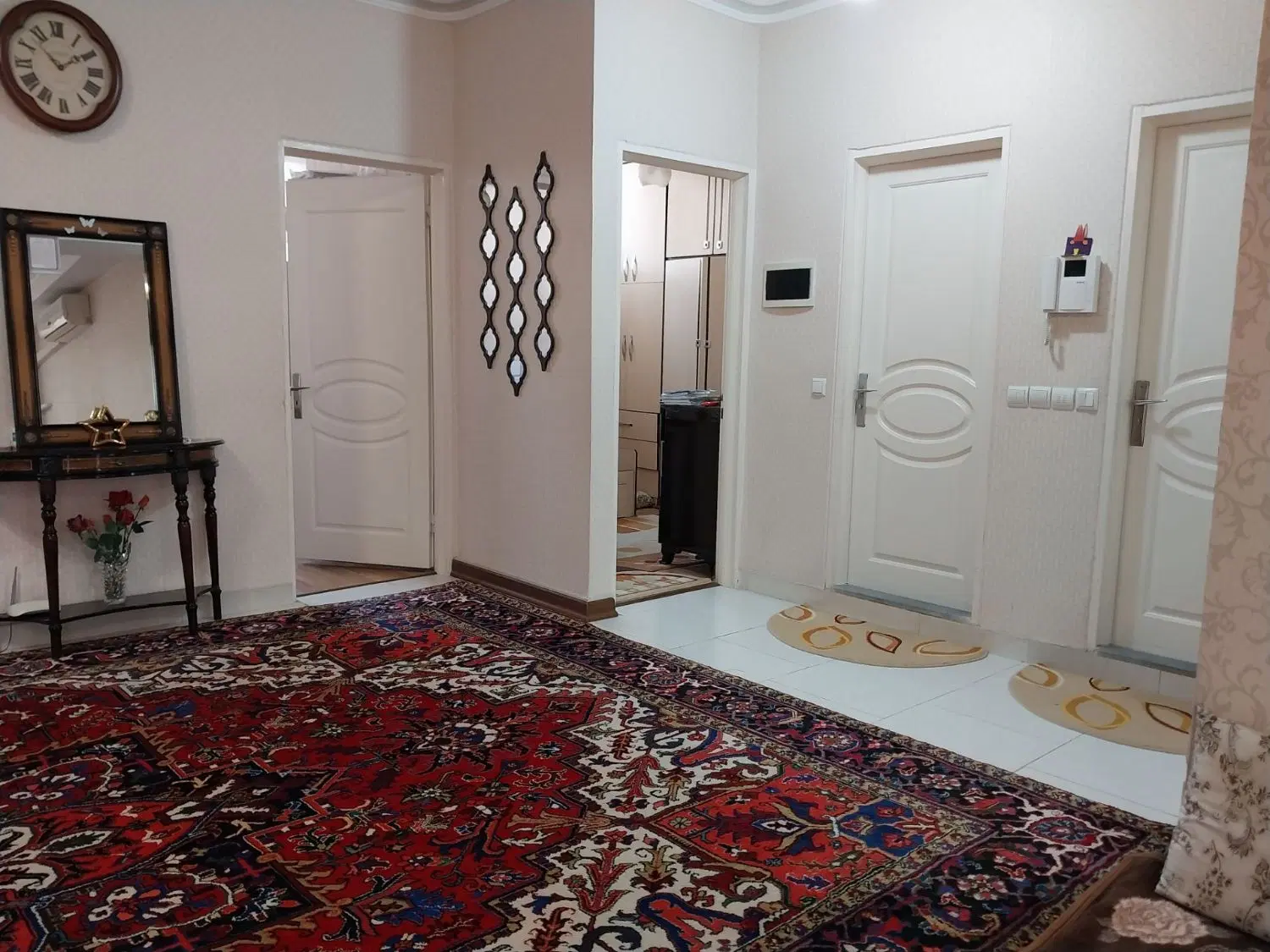 آپارتمان،۱۰۳ متر رسالت.اقبال آذر