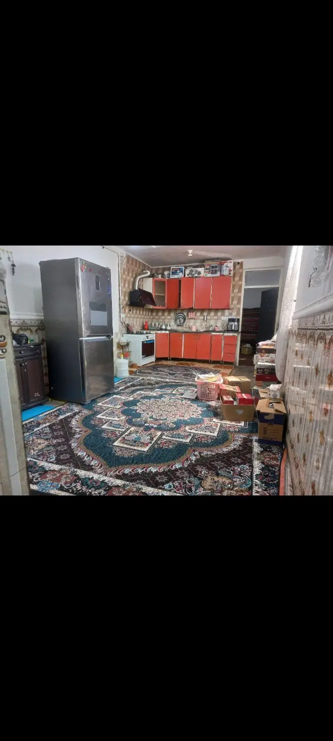 خانه سازی طبقه اول سر خیابان اصلی