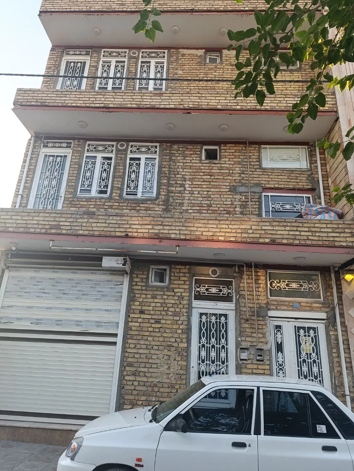 فروش یک ساختمان 3 طبقه لوکس تازه ساخته