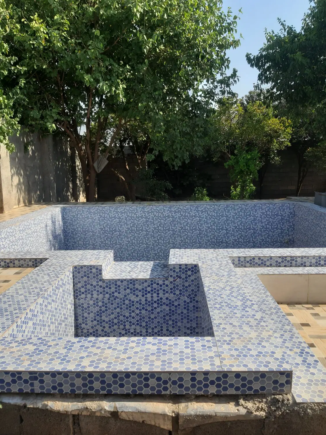 فروش باغچه