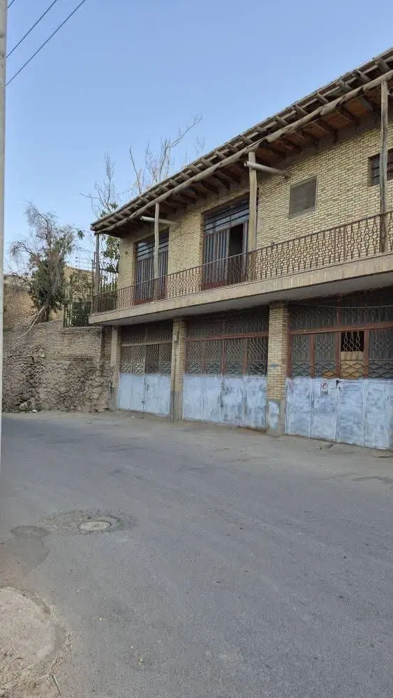فروش خانه باغ واقع در روستای طزرجان شهرستان تفت