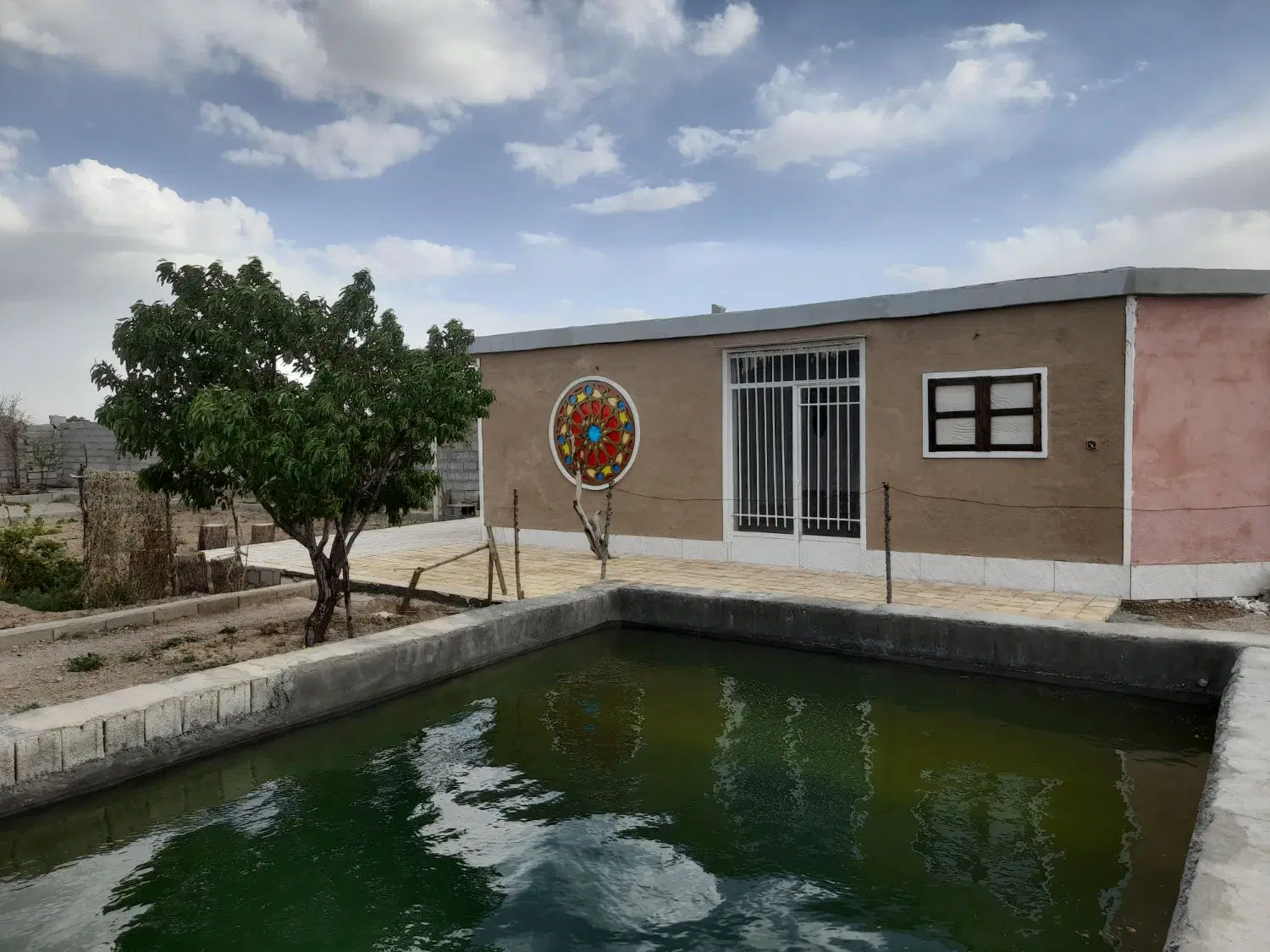 باغ ۱۰۰۰ متری
