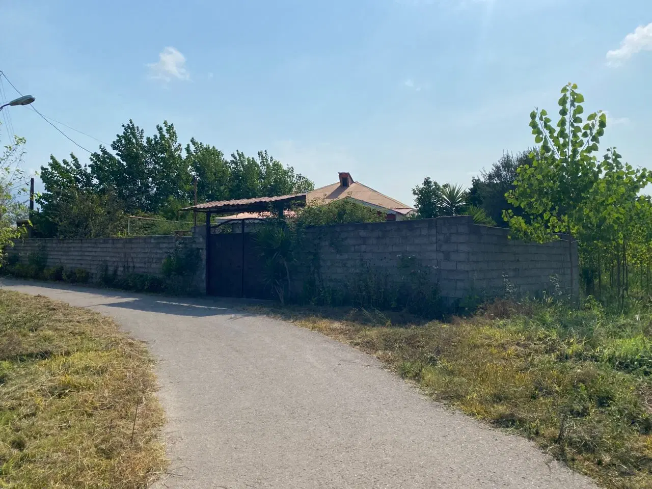ویلا - شهرستان لاهیجان  روستای ایوان استخر