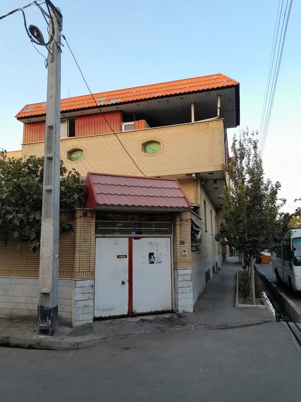 ملک دو بر انصار الحسین