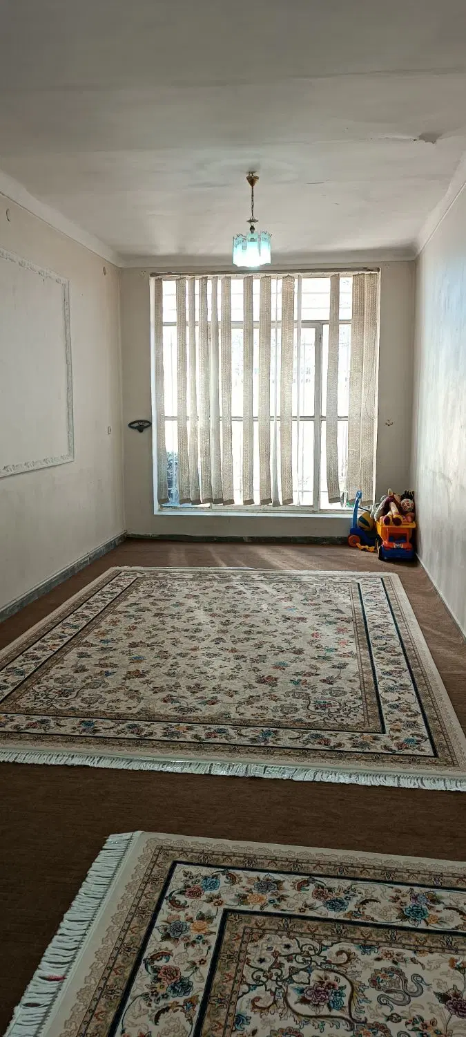 ویلایی با موقعیت تجاری بر روی خیابان اصلی