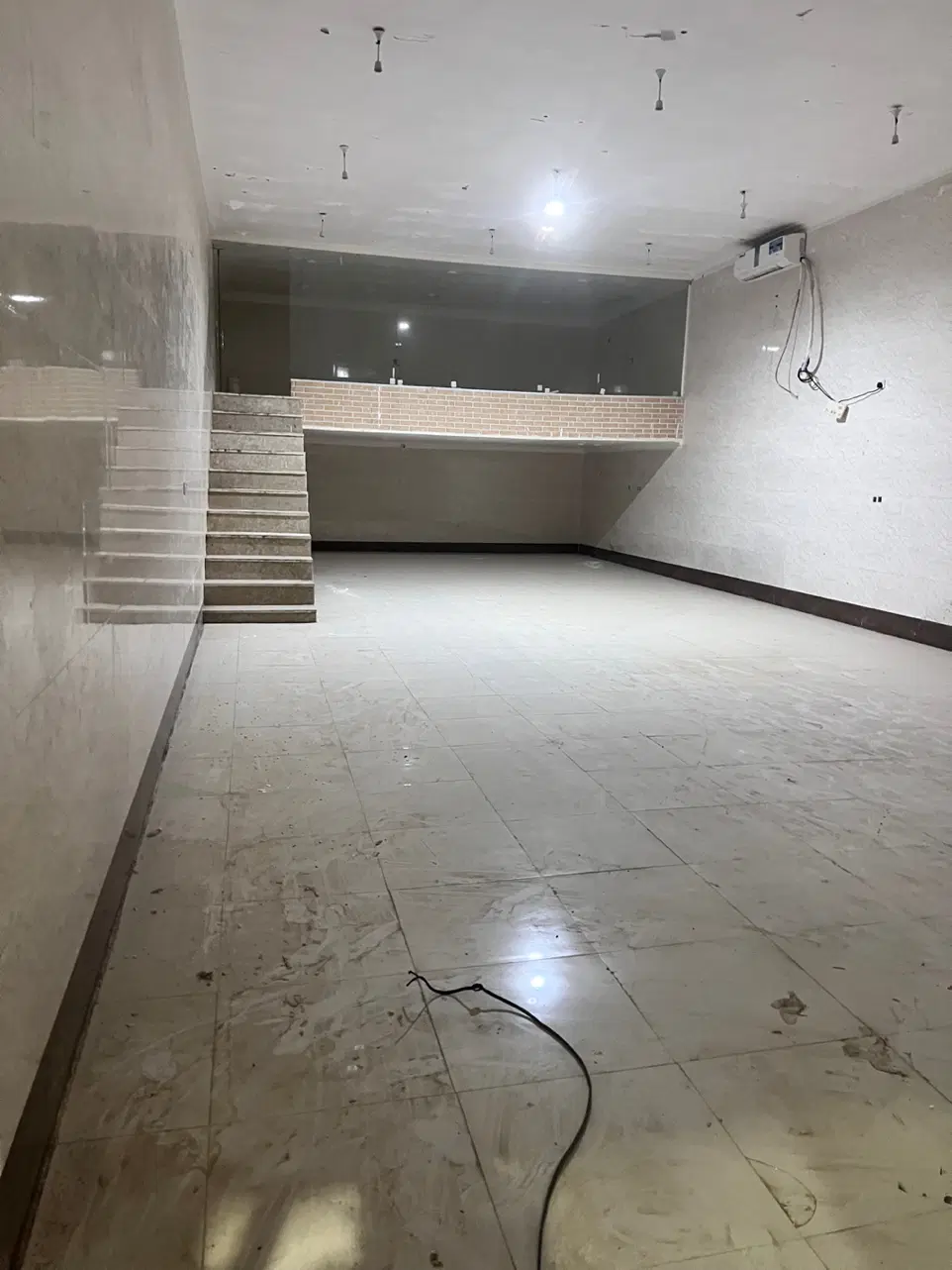 اجاره مغازه ۲۰۰متر