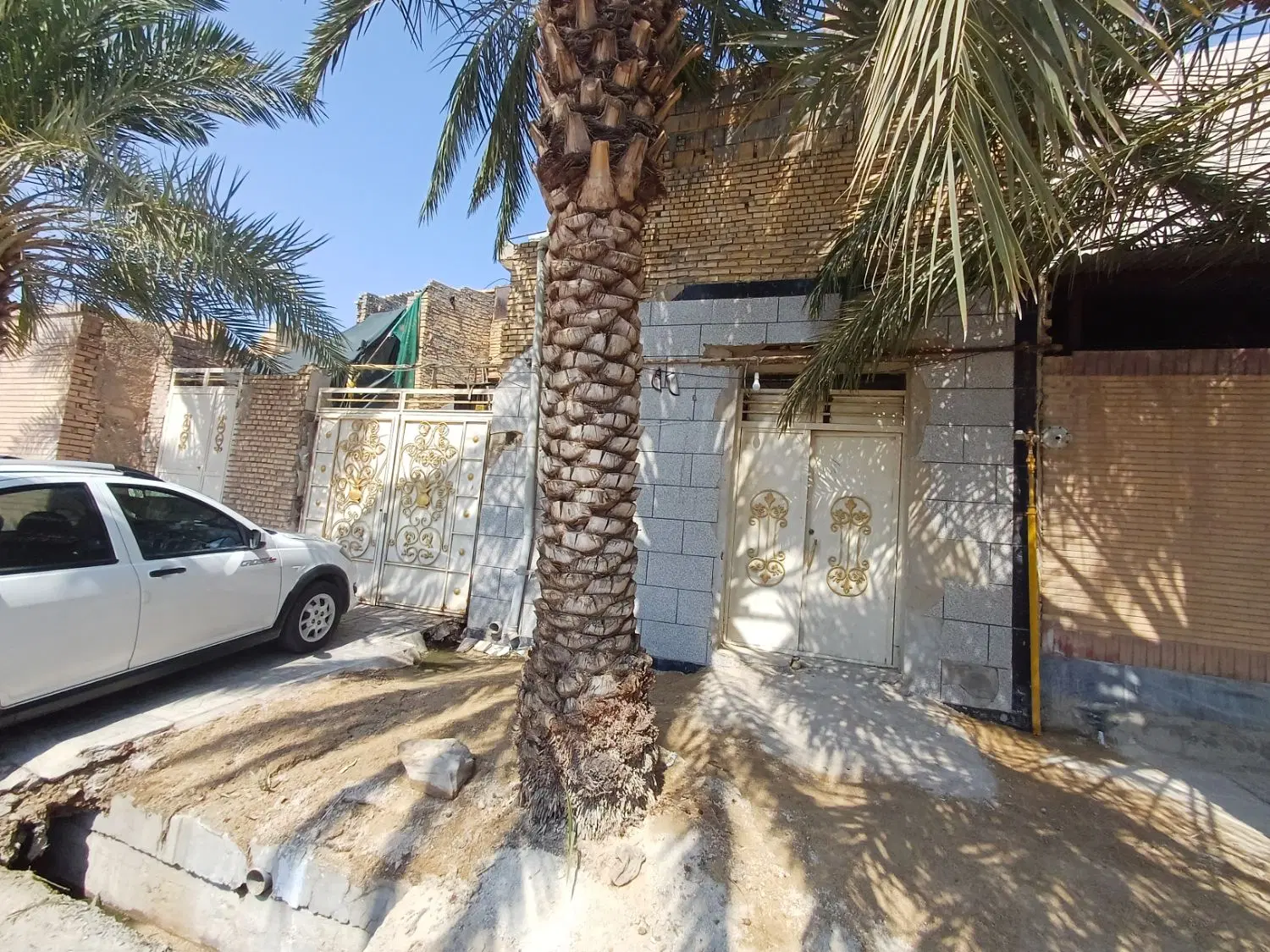 فروش یک باب منزل مسکونی