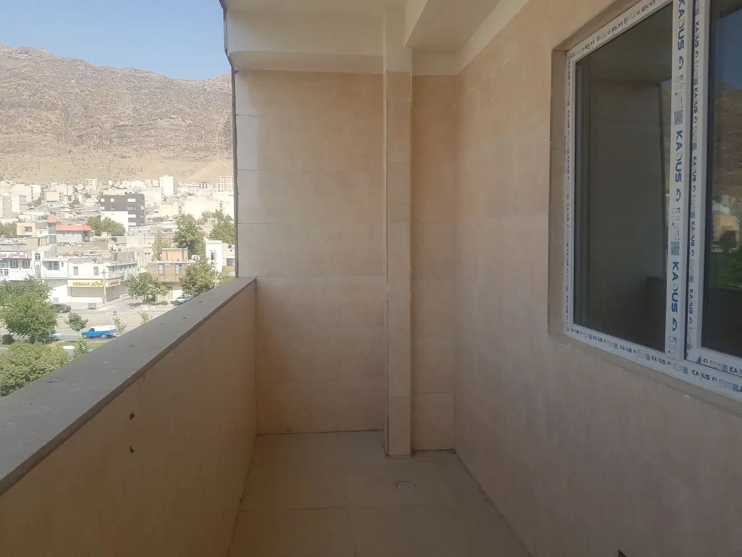 واحد 140 متری ناصر خسرو  ( بلوار کودک )