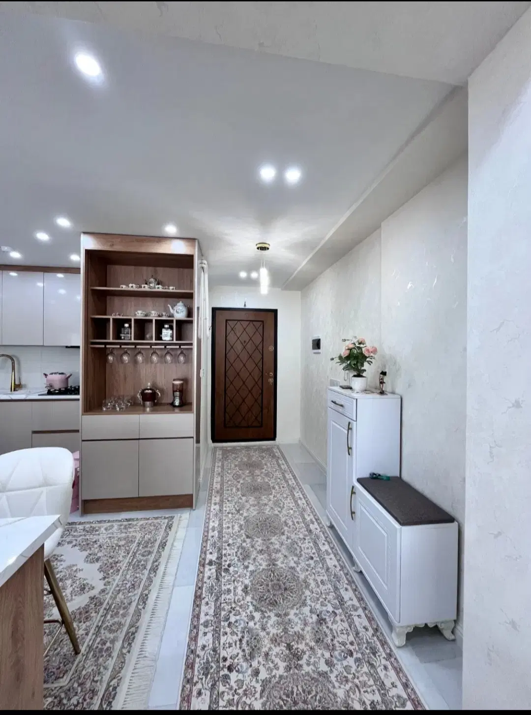 واحد دو نبش در صدرا ۹۵متر