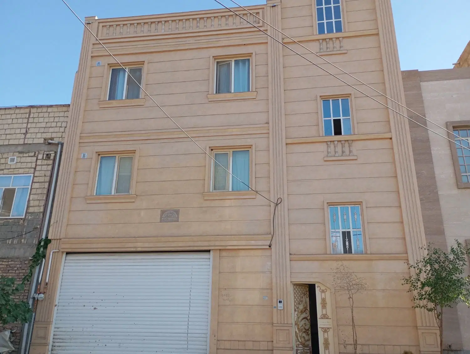 واحدفول کم تراکم وروبه نمادرخیابان روبه روفضای سبز