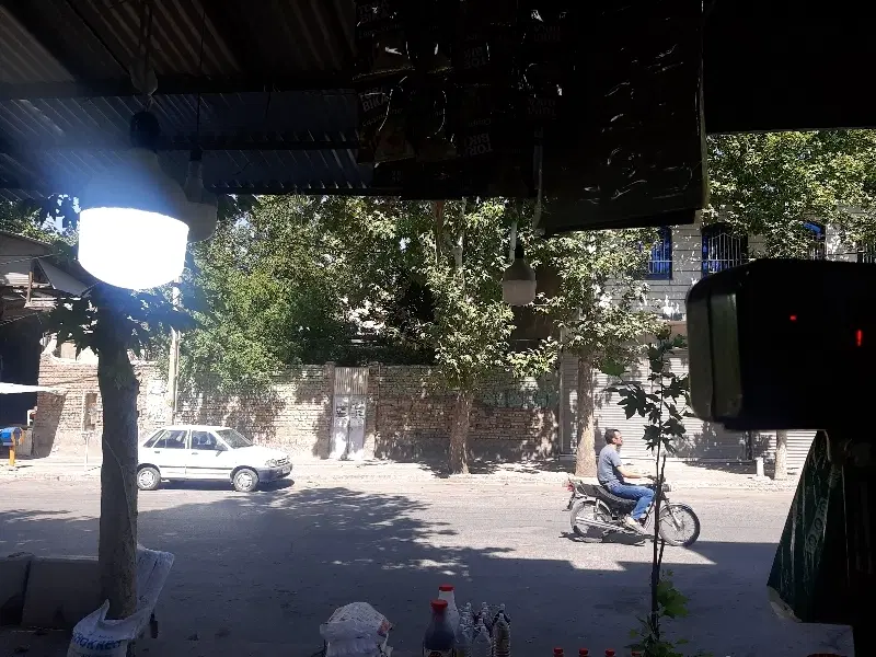 خانه کلنگی قدیمی تیر و چوب