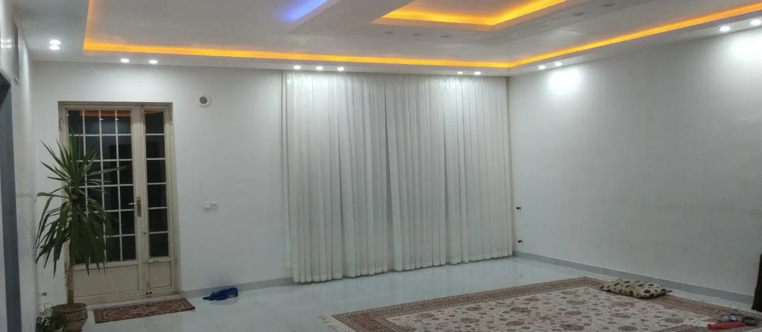 ساختمان مسکونی ویلایی نوساز ایوان