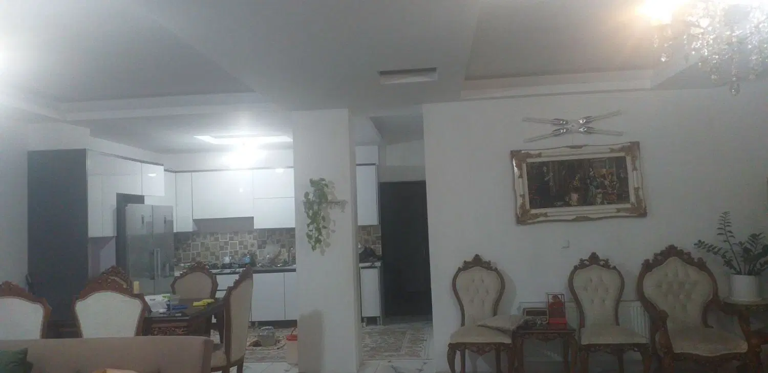 آپارتمان ۱۳۰متری با پارکینگ و انباری کاشانی