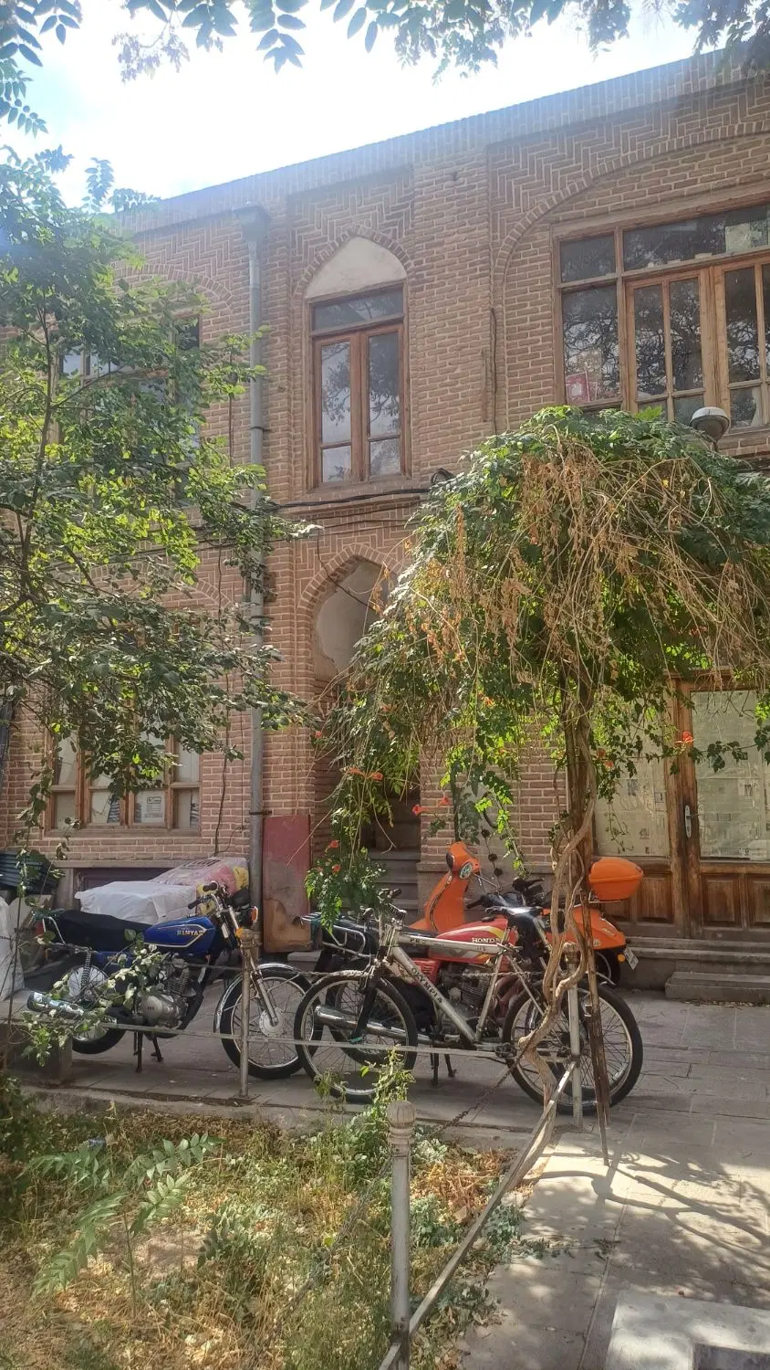 مغازه در بازار سرپوشیده