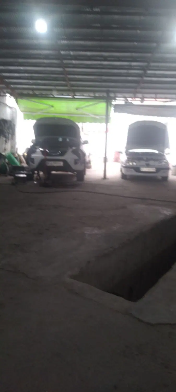 گاراژ ۴۰۰ متری بر خیابان اصلی