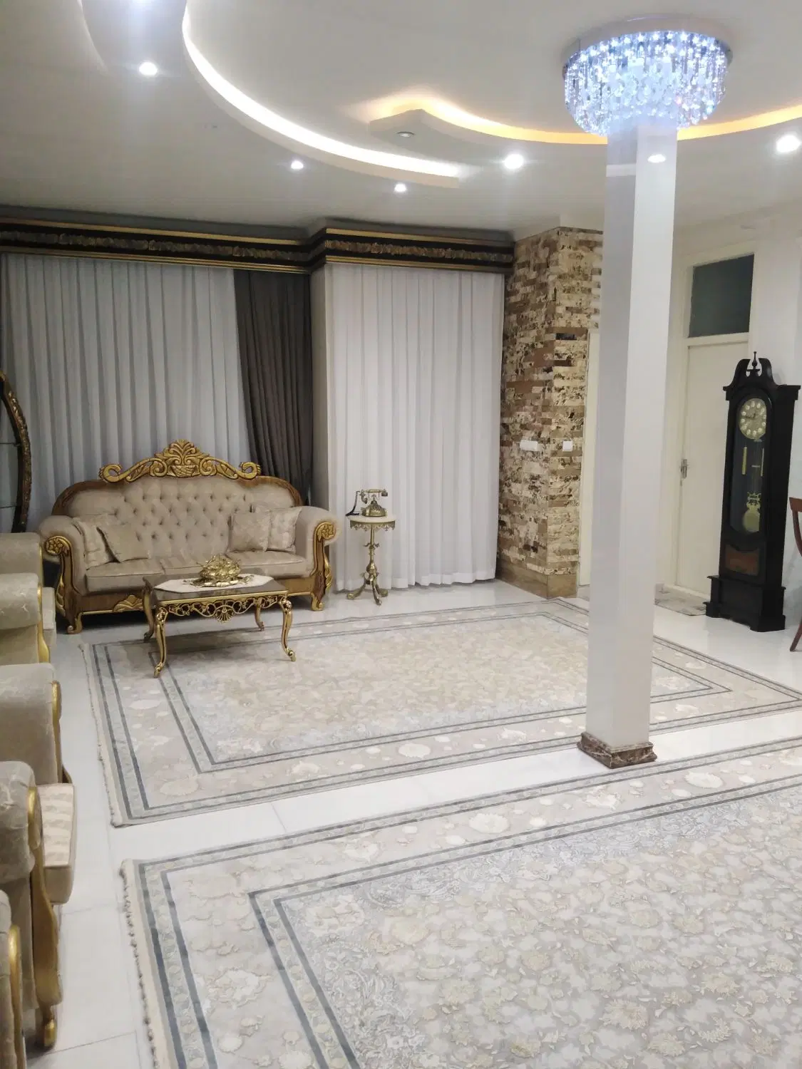 حیاط در صدوقی کوچه اتحاد