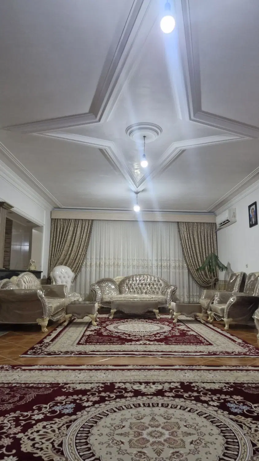 فروش دو طبقه (123+141) یکجا زمین حسینی دو نبش